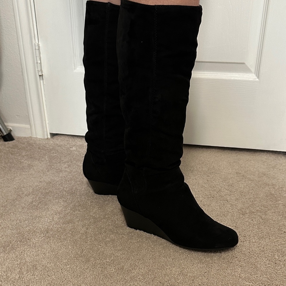 Black Knee-High Women's Boots